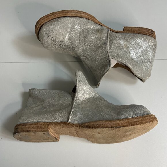 Magnolia Pearl Silver Metallic Leather Pull On Ankle Bootie 40 US 9.5 - Picture 6 of 13
